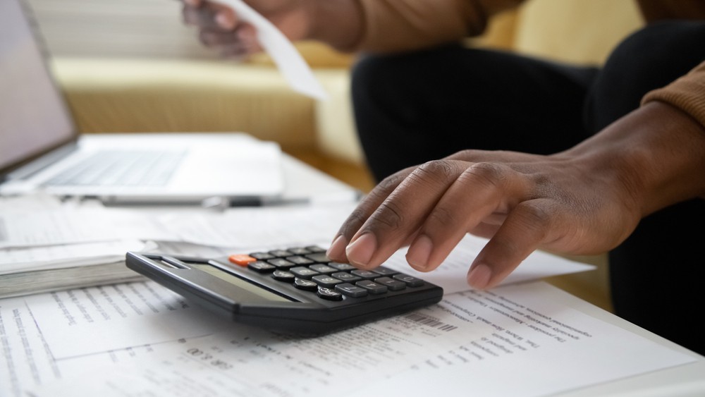 Crédito pessoal deve ser adquirido com responsabilidade (Imagem: Shutterstock) Crédito pessoal deve ser adquirido com responsabilidade (Imagem: Shutterstock)