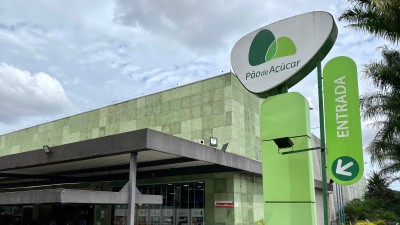 Fluxo de caixa de PCAR3 atinge R$ 1 bilhão no 1T25, mantendo-se estável na comparação anual (Imagem: Shutterstock)