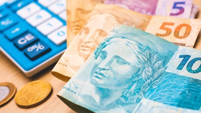 Programa também reage ao novo índice da Selic (Imagem: Shutterstock)