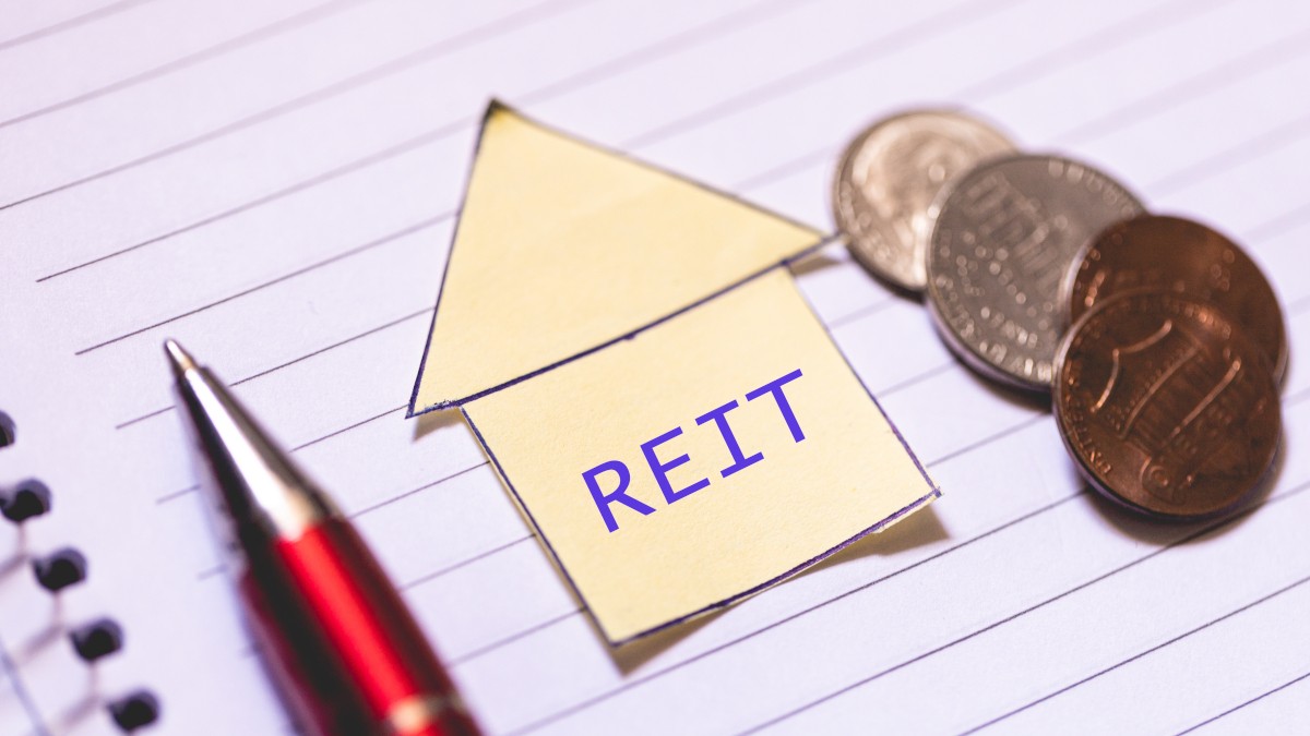 São poucos, mas alguns REITs pagam dividendos em dólar todos os meses aos cotistas (Imagem: Shutterstock) São poucos, mas alguns REITs pagam dividendos em dólar todos os meses aos cotistas (Imagem: Shutterstock)