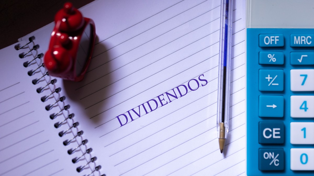 PetroRecôncavo (RECV3) tem data-com nesta semana e distribuirá o maior valor nominal em dividendos por ação (Imagem: Shutterstock) PetroRecôncavo (RECV3) tem data-com nesta semana e distribuirá o maior valor nominal em dividendos por ação (Imagem: Shutterstock)