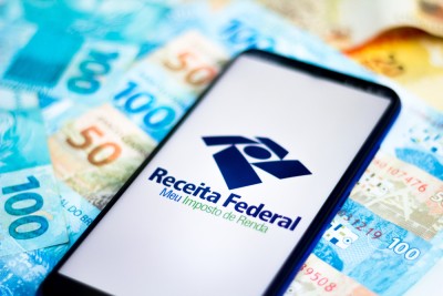 Receita Federal é o órgão responsável pela fiscalização tributária do país (Imagem: Shutterstock)
