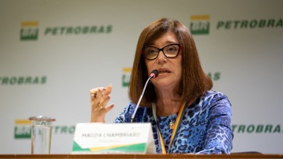 Magda Chambriard disse aos investidores que companhia vai reagir à queda dos preços do petróleo (Imagem: Divulgação)