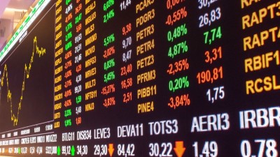 O dólar era cotado a R$ 5,68 (Imagem: Shutterstock)