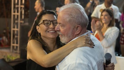 Os autores também pedem a suspensão imediata dos pagamentos (Imagem: Shutterstock)