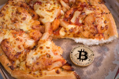 Duas pizzas foram compradas com Bitcoins em 2010 (Imagem: Shutterstuck)