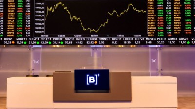 O dólar também subiu e fechou cotado a R$ 5,66 (Imagem: Shutterstock)