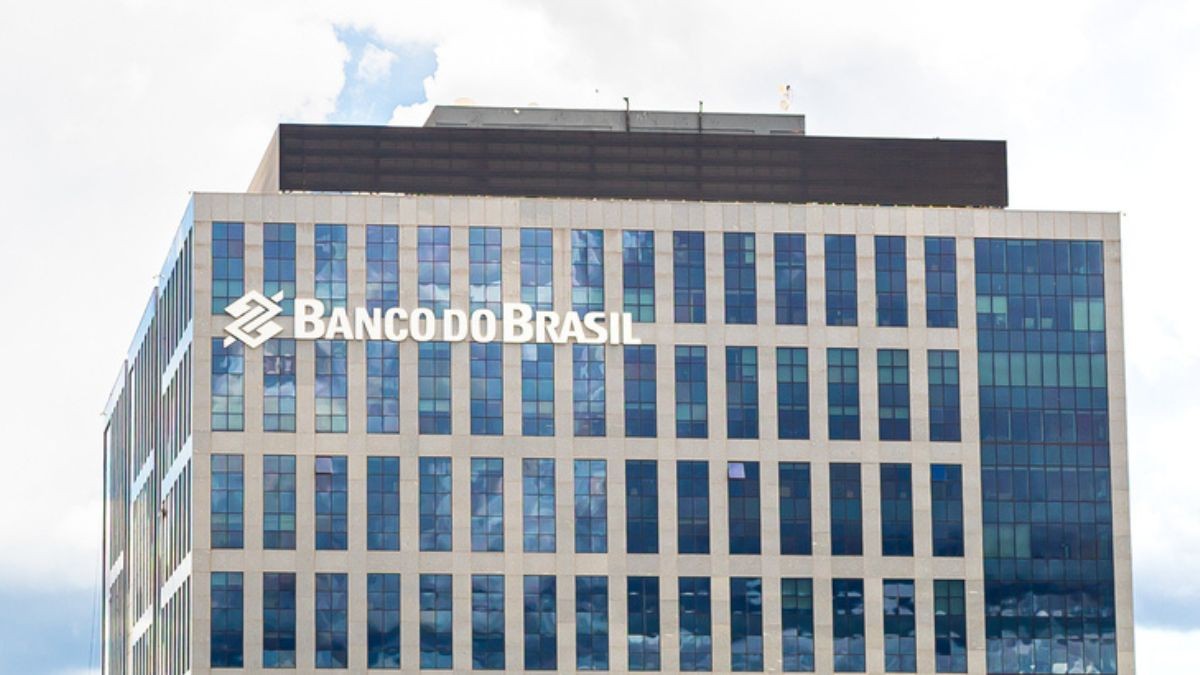 Banco do Brasil já perdeu R$ 23,6 bilhões em valor de mercado após divulgação do balanço do 1T25 (Imagem: Shutterstock)