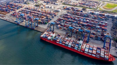 Santos Brasil é a operadora do Porto de Santos (Imagem: Shutterstock) Santos Brasil é a operadora do Porto de Santos (Imagem: Shutterstock)