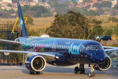Azul é uma das três maiores companhias aéreas do país (Imagem: Shutterstock) Azul é uma das três maiores companhias aéreas do país (Imagem: Shutterstock)