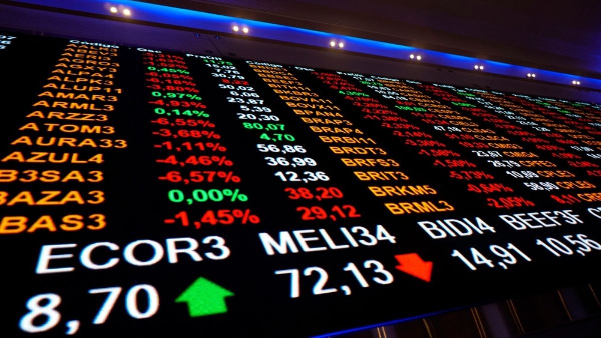 No câmbio, o dólar à vista subiu 0,93%, encerrando o dia cotado a R$ 5,7195 (Imagem: Shutterstock)