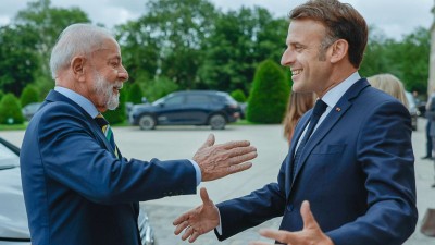 Lula foi recebido por Macron nesta 5ª feira (Imagem: Ricardo Stuckert/Presidência)