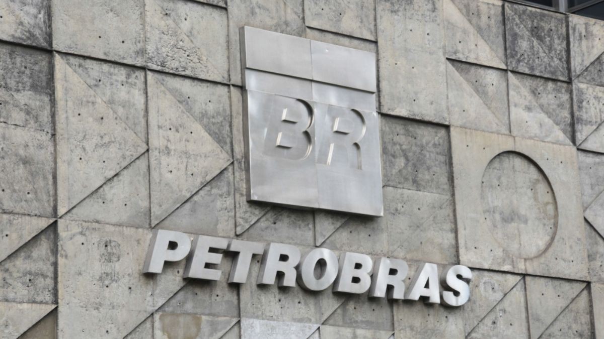 Petrobras deve entregar DY de 10% neste ano, segundo o Santander (Imagem: Shutterstock) Petrobras deve entregar DY de 10% neste ano, segundo o Santander (Imagem: Shutterstock)