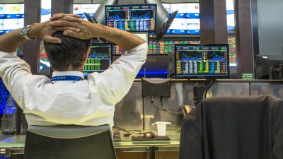 Ibovespa volta a se aproximar de máximas (Imagem: Shuetterstock) Ibovespa volta a se aproximar de máximas (Imagem: Shuetterstock)