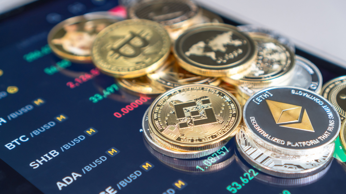 Hoje, ganhos mensais de até R$ 35 mil são isentos no mercado cripto (Imagem: Shutterstock) Hoje, ganhos mensais de até R$ 35 mil são isentos no mercado cripto (Imagem: Shutterstock)