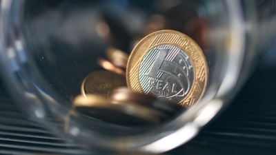 Tributação entraria em vigor apenas em 2026 (Imagem: Shutterstock) Tributação entraria em vigor apenas em 2026 (Imagem: Shutterstock)