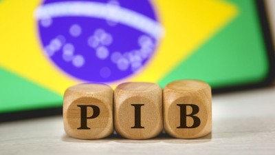 O setor de serviços foi o único a registrar crescimento no mês (Imagem: Shutterstock) O setor de serviços foi o único a registrar crescimento no mês (Imagem: Shutterstock)