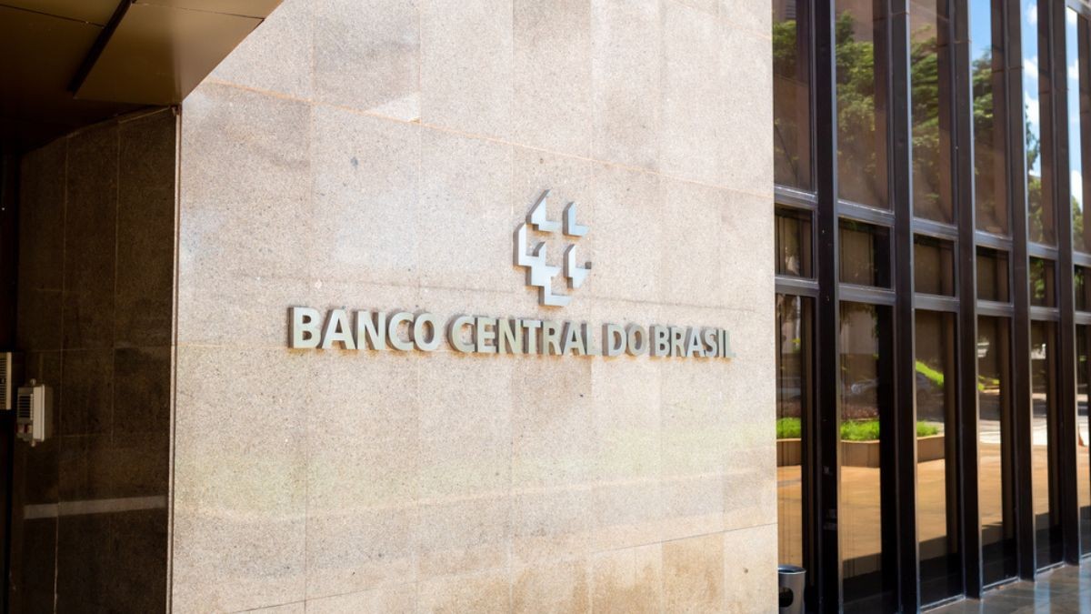 Com o novo ajuste, o Banco Central retoma o aperto monetário (Imagem: Shutterstock) Com o novo ajuste, o Banco Central retoma o aperto monetário (Imagem: Shutterstock)