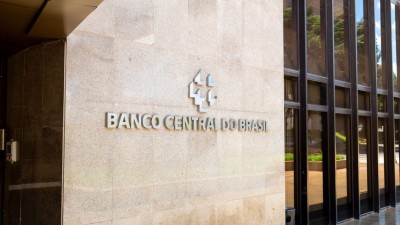 Com o novo ajuste, o Banco Central retoma o aperto monetário (Imagem: Shutterstock)