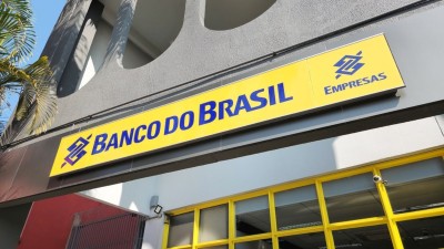 O banco também destaca a aproximação do ciclo eleitoral de 2026 (Imagem: Shutterstock)