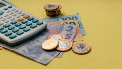 Selic está no maior patamar desde julho de 2006 (Imagem: Shutterstock)