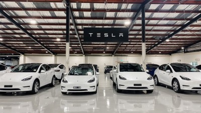 Tesla vai investir em infraestrutura e manufatura (Imagem: Shutterstock)