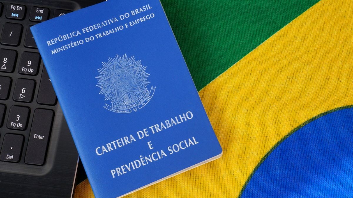 A renda média real dos trabalhadores ficou em R$ 3.457 (Imagem: Shutterstock)