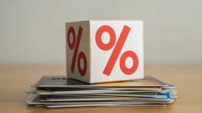 Investidor aceita juros compostos menores em junho (Imagem: Shutterstock) Investidor aceita juros compostos menores em junho (Imagem: Shutterstock)