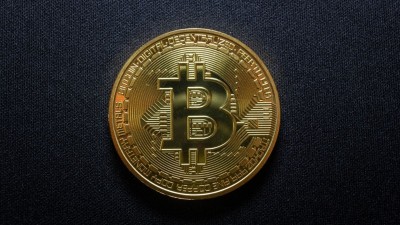 A performance da maior criptomoeda do mundo ficou próxima ao desempenho do Ibovespa (Imagem: Shutterstock)