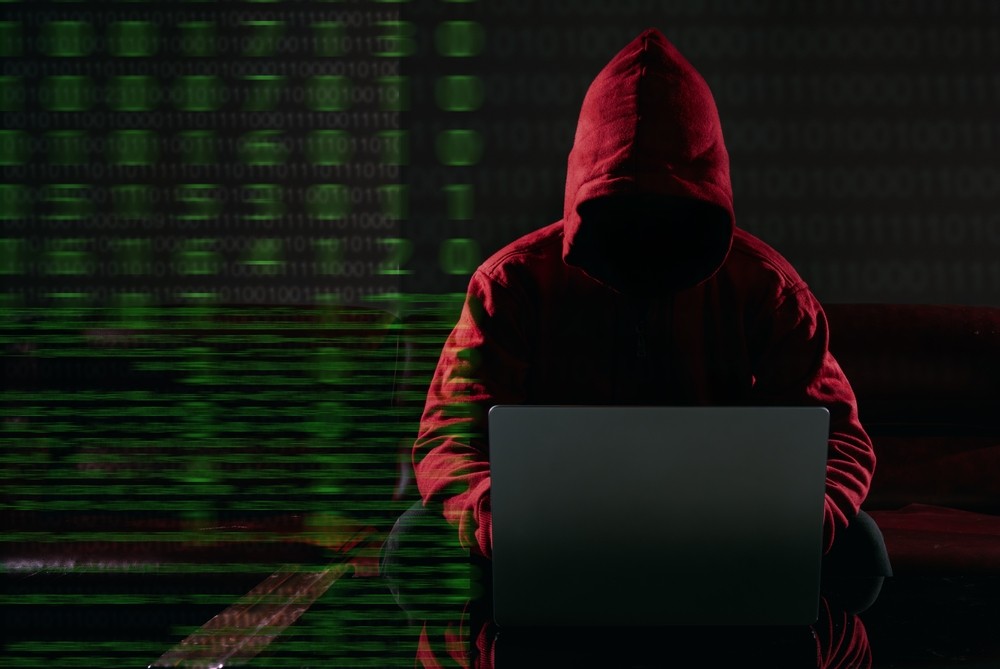 Invasão hacker que tem acontecido com frequência em diversos sistemas bancários (Imagem: Shutterstock)