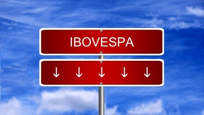 Ibovespa tem leve queda, mas se segura acima dos 139 mil pontos (Imagem: Shutterstock)