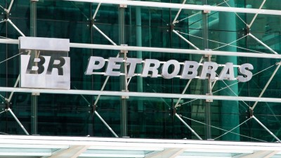 A decisão reflete uma visão mais cautelosa sobre o setor de petróleo (Imagem: Shutterstock)