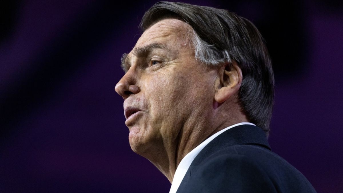Bolsonaro também mencionou o seu filho, o deputado Eduardo Bolsonaro (Imagem: Shutterstock)