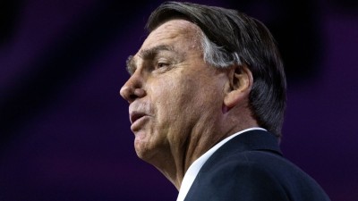 Bolsonaro também mencionou o seu filho, o deputado Eduardo Bolsonaro (Imagem: Shutterstock)
