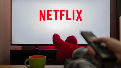 Dólar mais fraco no mundo influencia nos números da Netflix (Imagem: Shutterstock)