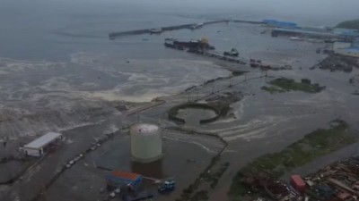 Na Califórnia, no norte dos EUA, as ondas chegaram a 1,1 metro (Imagem: Getty Images)