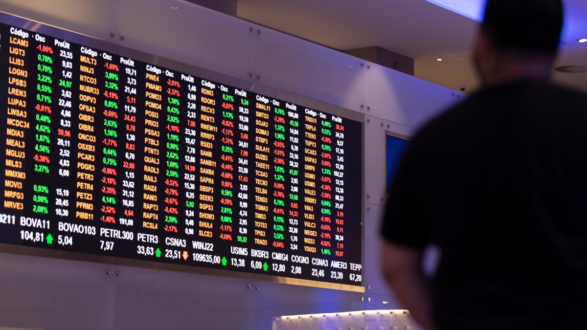 Ibovespa flerta os 134 mil pontos, apesar da derrocada da VALE3 (Imagem: Shutterstock)