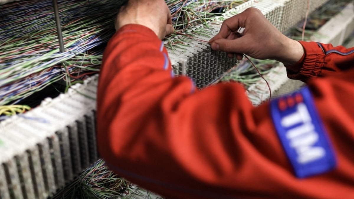 O avanço é atribuído principalmente ao crescimento do segmento de serviços móveis (Imagem: Shutterstock) O avanço é atribuído principalmente ao crescimento do segmento de serviços móveis (Imagem: Shutterstock)