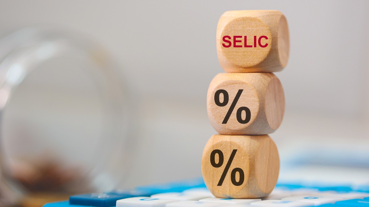 Títulos indexados à Selic e ao CDI remuneram acima de 1% ao mês (Imagem: Shutterstock) Títulos indexados à Selic e ao CDI remuneram acima de 1% ao mês (Imagem: Shutterstock)