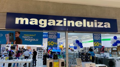 Cartões de crédito do Magalu têm uma das menores taxas de inadimplência (Imagem: Shutterstock)