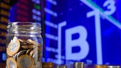Todavia, o volume financeiro em renda variável na B3 já dá sinais de melhora (Imagem: Shuetterstock)