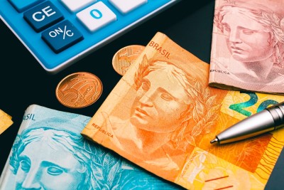 Imposto de Renda deve ser declarado anualmente à Receita Federal (Imagem: Shutterstock)