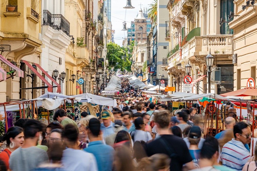 Feira de San Telmo é um dos pontos mais visitados pelos turistas (Imagem: Shutterstock) Feira de San Telmo é um dos pontos mais visitados pelos turistas (Imagem: Shutterstock)