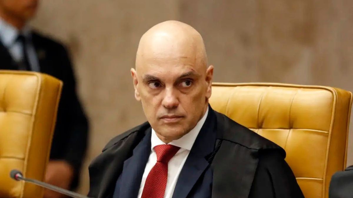 Moraes, um dia antes, ameaçou bancos que seguirem Magnitsky no Brasil (Imagem: Shutterstock)