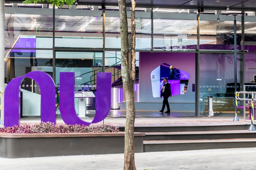 Entre os bancos com ações na bolsa, Nubank ficou com o melhor resultado da temporada (Imagem: Shutterstock)