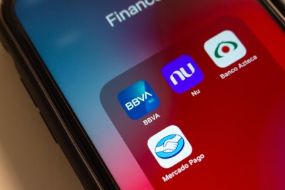 Nubank e Mercado Pago são duas das maiores fintechs da América Latina (Imagem: Shutterstock)