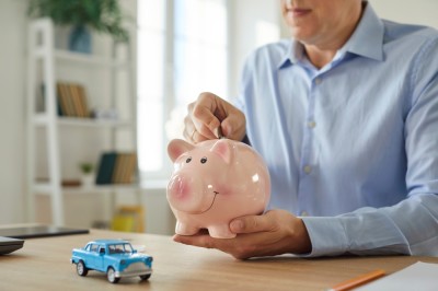 Aplicações via porquinho é uma das estratégias para alcançar objetivos (Imagem: Shutterstock)