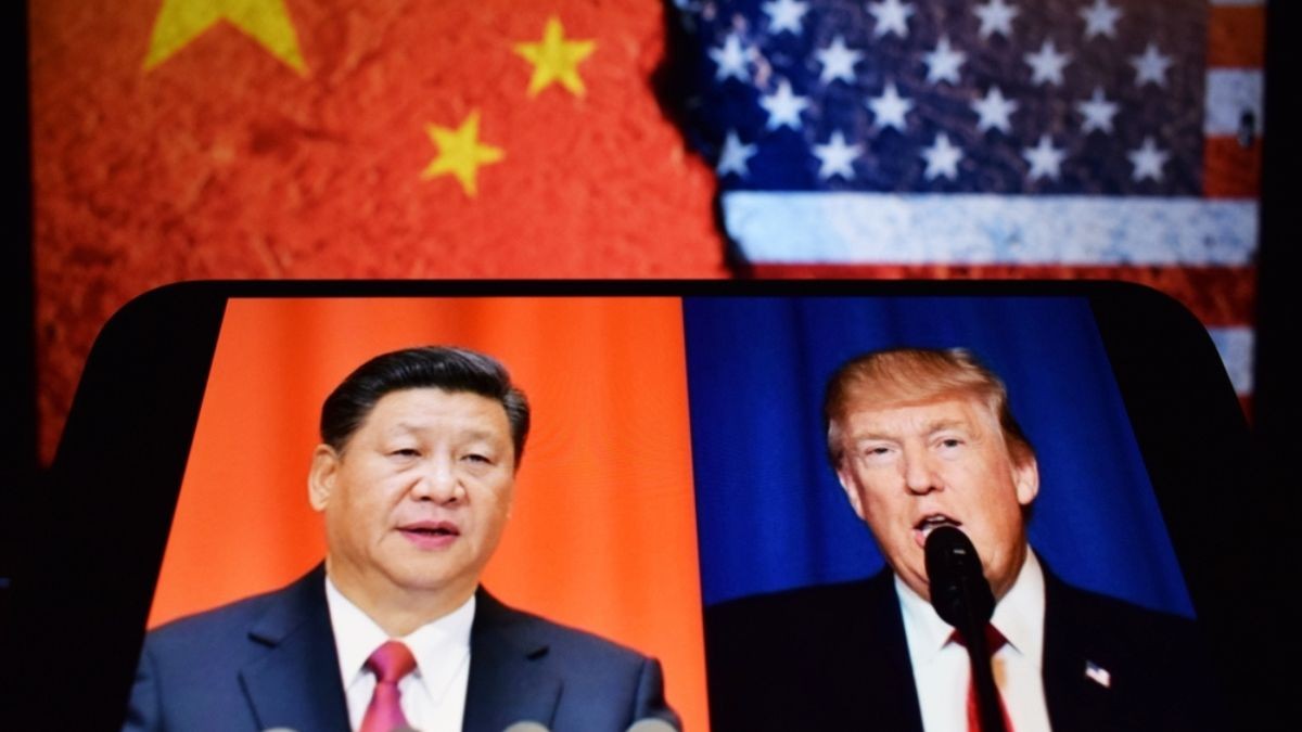 Trump acusa China de “conspirar contra os EUA” loading=