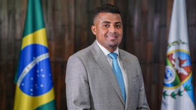 Thiego Raimundo dos Santos Silva assumiu mandato como suplente depois da morte de deputado (Imagem: Reprodução/Alerj)