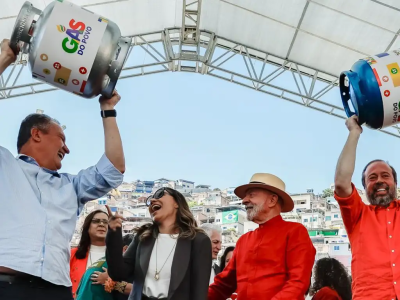Gás do Povo vai entregar botijões diretamente por meio de lojas conveniadas (Imagem: Divulgação/PR) Gás do Povo vai entregar botijões diretamente por meio de lojas conveniadas (Imagem: Divulgação/PR)